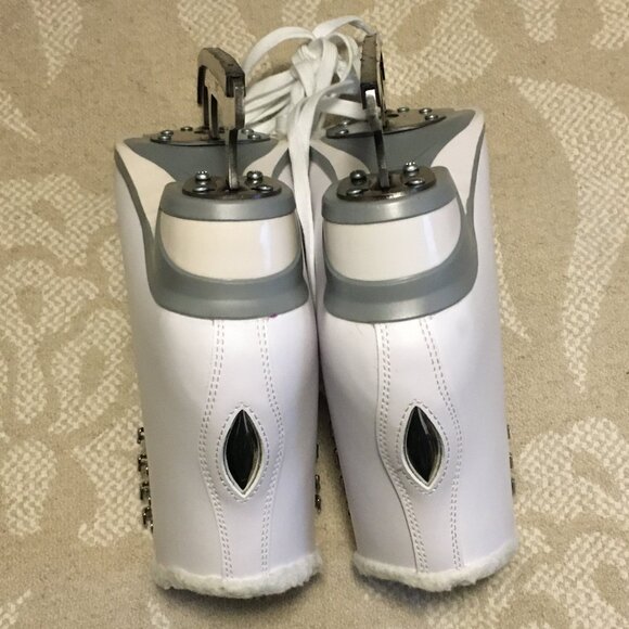 NIB Fleece-lined White Figure Senior Ice Skates - Picture 7 of 16